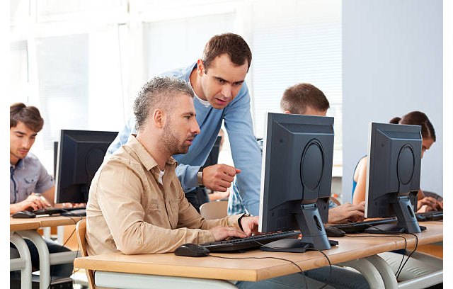 Abierta la convocatoria para que los docentes acrediten su competencia digital y obtengan la certificación del nivel C1 - 1, Foto 1