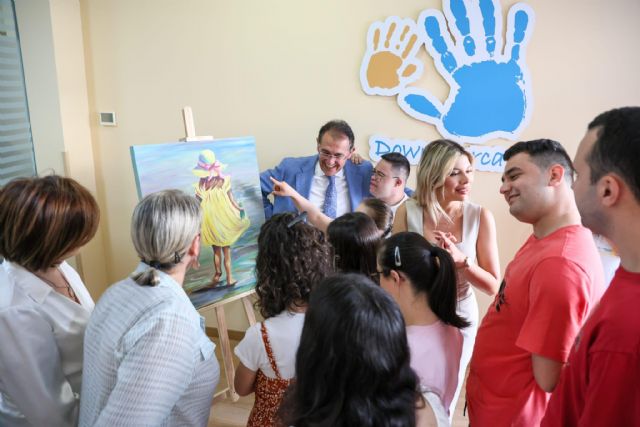 Down Lorca impulsa un nuevo proyecto solidario con la donación de una obra de Elvira López - 4, Foto 4