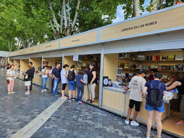 La Feria del Libro de Caravaca abre sus puertas este jueves con cuatro días de actividades, encuentros literarios y firmas de autores - 2, Foto 2