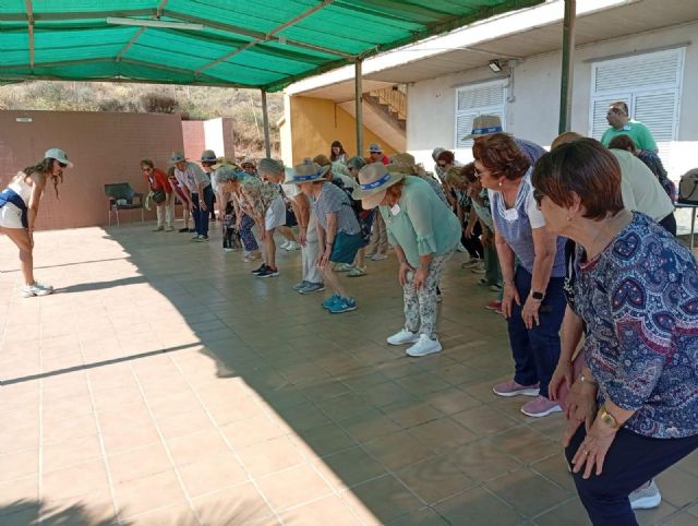 Un centenar de mayores de pedanías se dan cita en una jornada de actividad física adaptada, con talleres de salud, primeros auxilios y voluntariado solidario - 4, Foto 4