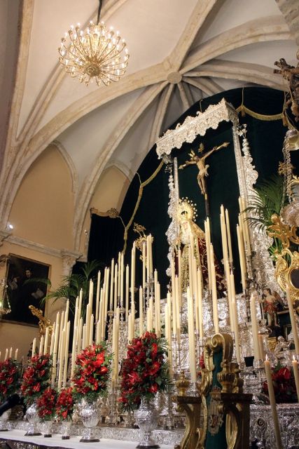 Un legado de generaciones da forma al altar de cultos mayores de la Hermandad de la Vera-cruz de Alcalá del Río - 3, Foto 3