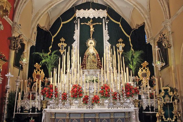 Un legado de generaciones da forma al altar de cultos mayores de la Hermandad de la Vera-cruz de Alcalá del Río - 5, Foto 5