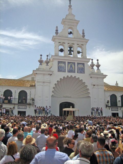 La Virgen del Rocío recorrió la aldea entre emoción, fervor y gran participación - 4, Foto 4