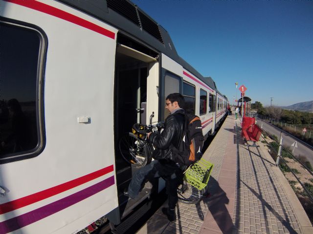 El Ayuntamiento de Librilla pedirá a Renfe la habilitación de un vagón-bici en su línea de Cercanías Murcia-Águilas - 4, Foto 4
