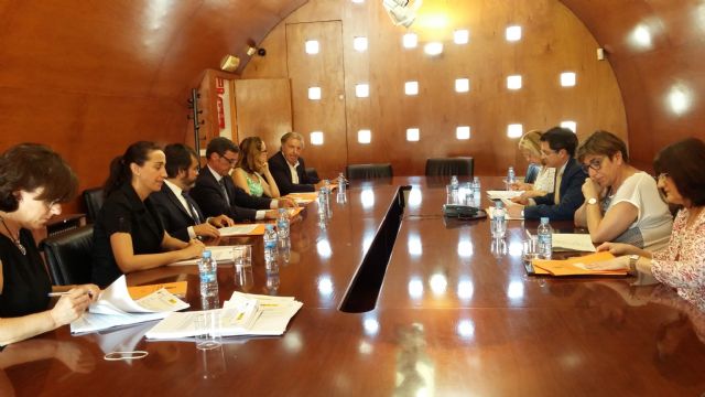 El Alcalde afirma que la Comisión Mixta, tras resolver el 99,84% de los expedientes, ha entrado en su tramo final y continuará su trabajo mientras los lorquinos la necesiten - 1, Foto 1