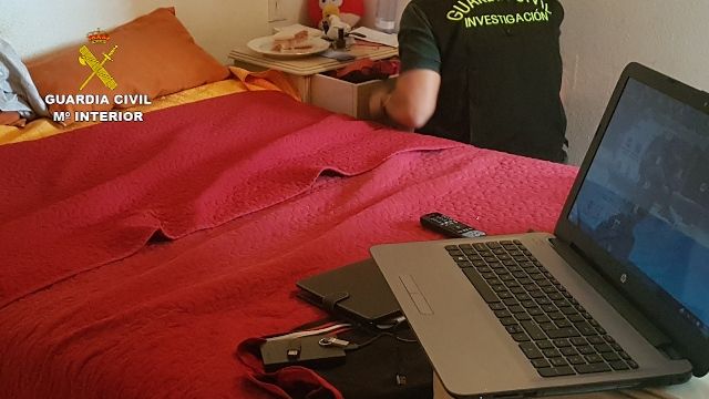 La Guardia Civil detiene a 27 personas por posesión y distribución de pornografía infantil en Internet - 3, Foto 3