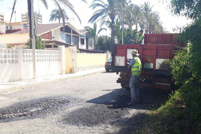 Infraestructuras ejecuta un plan de reparación del firme en 27 calles de los barrios y diputaciones de Cartagena - 1, Foto 1