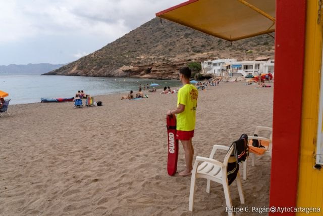 Los puestos de vigilancia y salvamento ya están en funcionamiento en todas las playas de Cartagena - 1, Foto 1