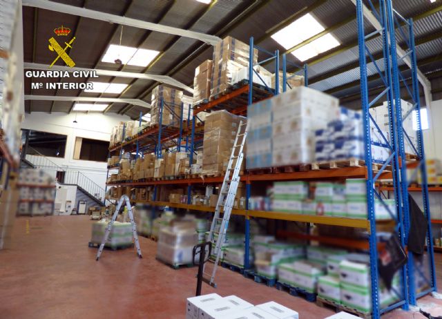 La Guardia Civil desmantela un grupo delictivo dedicado a la sustracción  y venta ilícita de productos de limpieza - 2, Foto 2