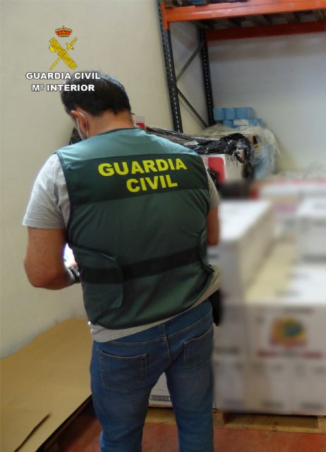 La Guardia Civil desmantela un grupo delictivo dedicado a la sustracción  y venta ilícita de productos de limpieza - 4, Foto 4