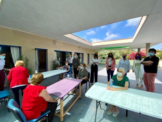 El PP exige a Paqui Pérez que abra ya los centros de mayores y cese su desprecio a uno de los colectivos más golpeados por la pandemia - 3, Foto 3