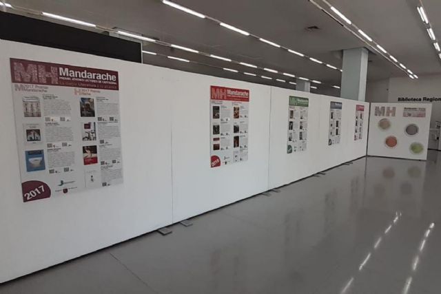 El Ayuntamiento y la Biblioteca Regional ponen en marcha una exposición sobre el Premio Mandarache - 1, Foto 1