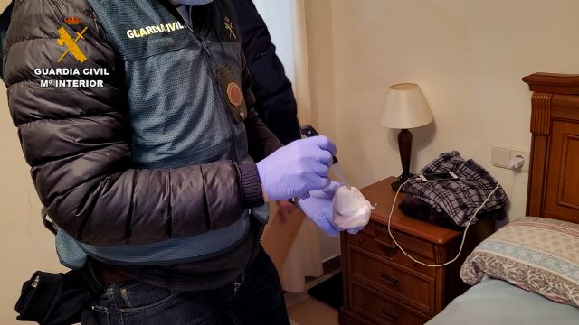 La Guardia Civil ha detenido a 26 personas, como presuntas autoras de los Delitos Contra la Salud Pública y Pertenencia a Organización Criminal - 3, Foto 3