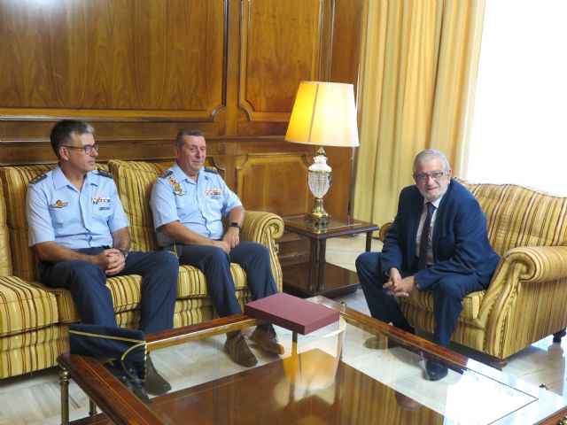 Alberto José Lens, nuevo coronel jefe de la Base Aérea de Alcantarilla, se marca como objetivo dar continuidad al enorme prestigio de la institución - 2, Foto 2