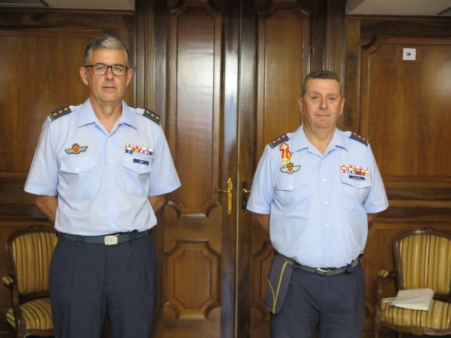 Alberto José Lens, nuevo coronel jefe de la Base Aérea de Alcantarilla, se marca como objetivo dar continuidad al enorme prestigio de la institución - 3, Foto 3