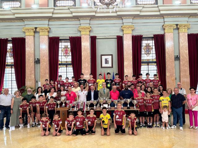 El alcalde recibe a los jugadores del CD Murcia FS tras conseguir 11 títulos esta temporada - 1, Foto 1