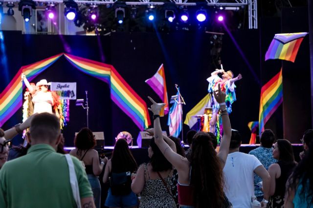 El municipio celebra el Día Internacional del Orgullo bajo el lema Pa´gustos, colores - 2, Foto 2