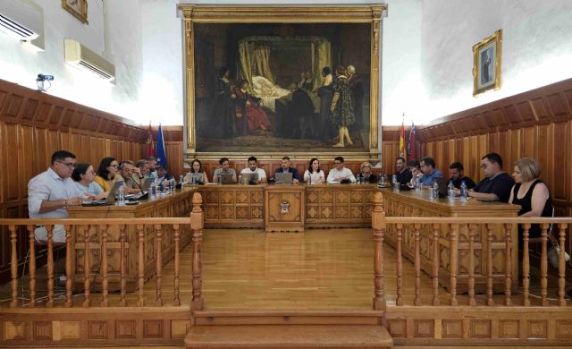 El Pleno de Caravaca pide a la Comunidad Autónoma que busque los fondos necesarios para acometer una climatización progresiva de las aulas del municipio - 1, Foto 1
