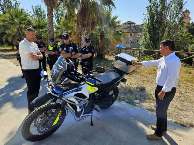 El Ayuntamiento de Caravaca culmina la renovación de la flota de vehículos de la Policía Local y refuerza los medios tecnológicos de los agentes - 2, Foto 2