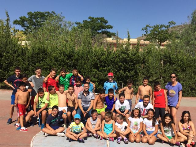 145 niños han disfrutado durante el mes de julio de las distintas actividades deportivas y lúdicas que se han desarrollado en el EVAFO - 1, Foto 1