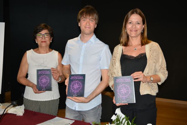 El aguileño Vicente de Haro presenta su primera novela - 1, Foto 1