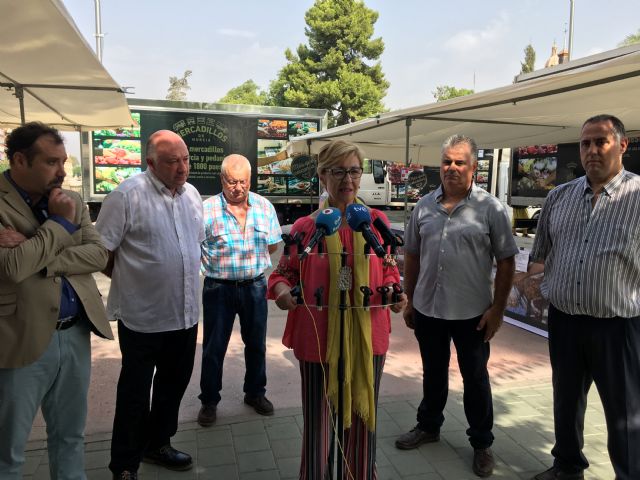 Los mercados ambulantes del municipio lucirán toldos unificados y contarán con camiones de reparto con la imagen del Ayuntamiento de Murcia - 1, Foto 1