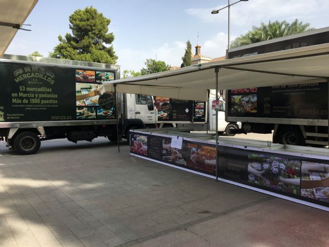 Los mercados ambulantes del municipio lucirán toldos unificados y contarán con camiones de reparto con la imagen del Ayuntamiento de Murcia - 2, Foto 2