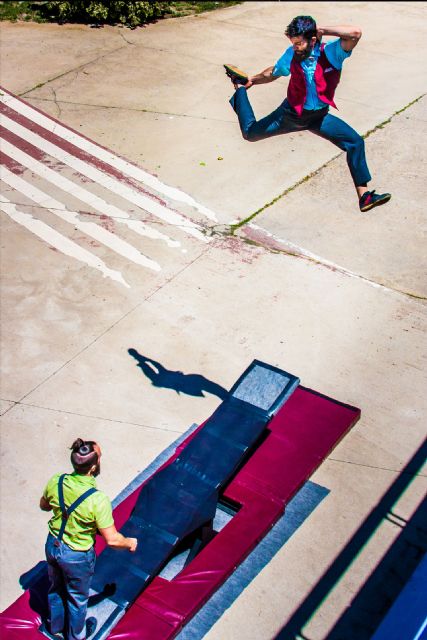Sal de Calle comienza con acrobacias y humor - 2, Foto 2