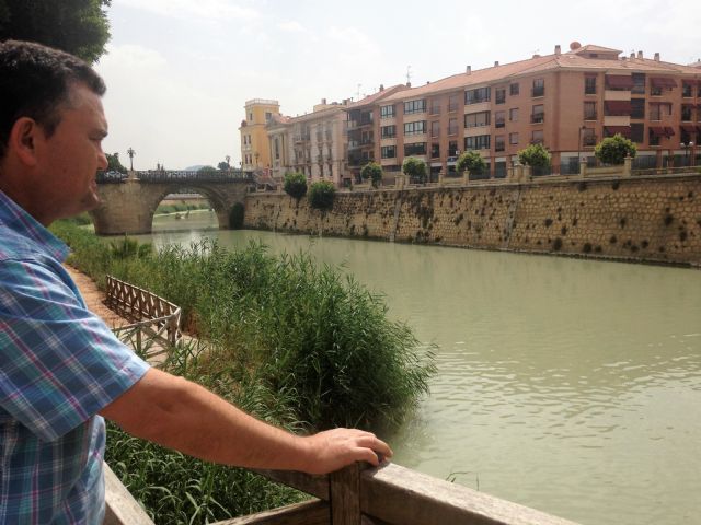 El PSOE exige al PP que se interese por el color verdoso que muestra el río y que no se conforme con la explicación del calor - 1, Foto 1