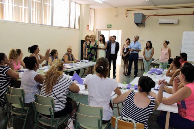 Visitan el curso de formación organizado por Cáritas, en el que han participado quince alumnos - 4, Foto 4