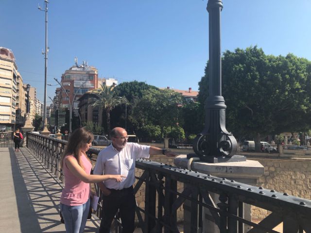 Los farolillos del Puente Viejo, que tienen 90 años, han sido restaurados - 1, Foto 1