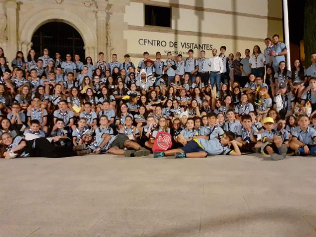 El concejal de Juventud del Ayuntamiento de Lorca, José Ángel Ponce, despide a los miembros del grupo scout ´Ciudad del Sol´ que disfrutarán en Ávila de su campamento veraniego - 1, Foto 1