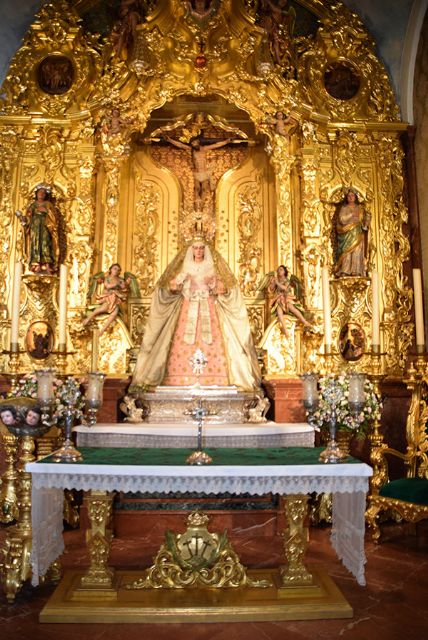La madre de Dios de Alcalá del Río ataviada para el periodo estival - 1, Foto 1