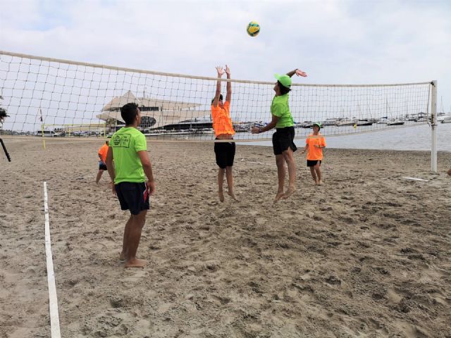 Música, fiesta, color y muchas gorras en el escenario CRC del Fan Futura Fest - 3, Foto 3