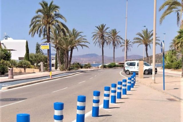 Vía Pública instala 90 pivotes para reforzar la seguridad vial en La Manga y Cabo de Palos - 1, Foto 1