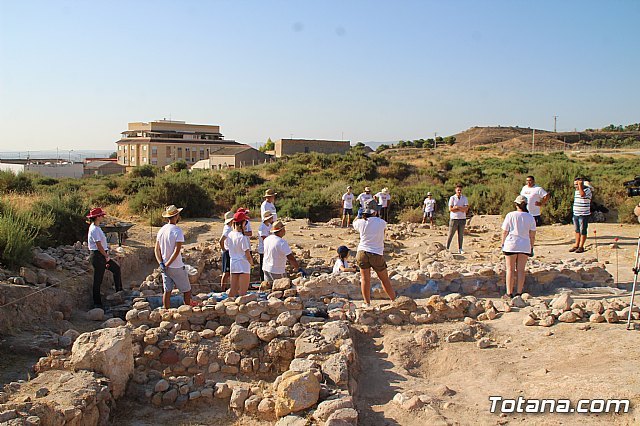 Autoridades locales visitan la IX edición del Campo de Trabajo Arqueológico en el yacimiento “Las Cabezuelas” - 4, Foto 4