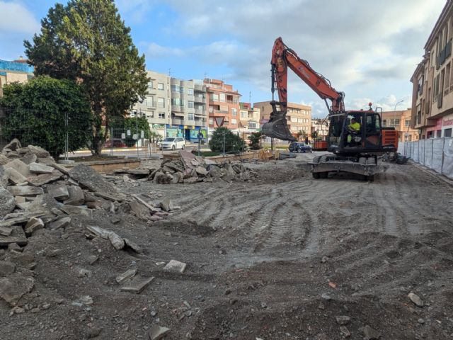 El Ayuntamiento de Puerto Lumbreras inicia las obras de renovación integral de la plaza Región Murciana - 1, Foto 1