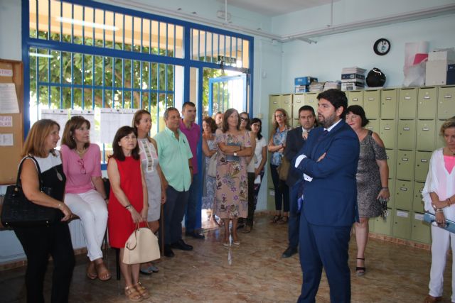 López Miras: Vamos a aumentar las deducciones por compra de material escolar, que han beneficiado este año a 40.000 familias - 2, Foto 2