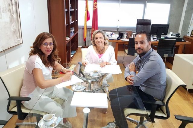 La alcaldesa y la consejera confirman la apertura del colegio de El Llano con total normalidad y la inminente licitacion del nuevo centro educativo de La Aljorra - 1, Foto 1