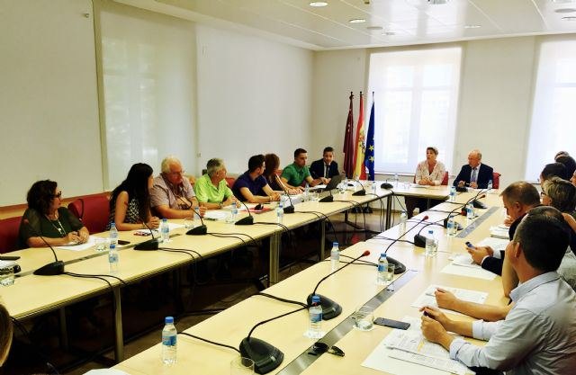 Comienzan las reuniones para impulsar la participación ciudadana en los presupuestos regionales de 2018 - 1, Foto 1