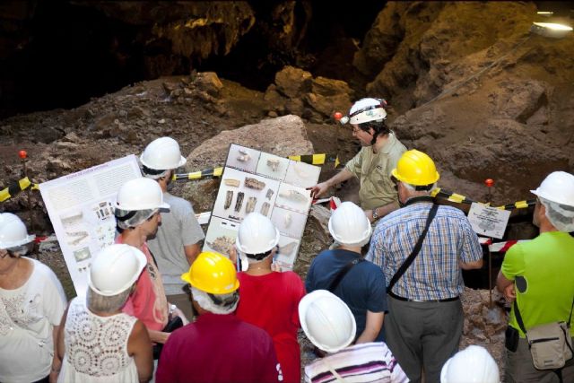 El Ayuntamiento saca a licitación la adecuación de los accesos de la Cueva Victoria - 1, Foto 1