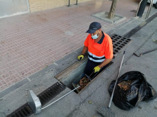 Limpieza de imbornales, canalizaciones y rejas de la red de drenaje del casco urbano - 1, Foto 1