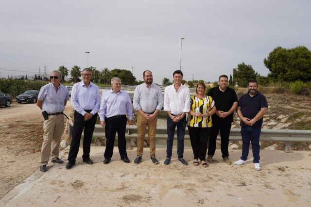 El alcalde de Los Alcázares visita las obras terminadas del canal D7 junto al delegado del gobierno de la Región de Murcia y el presidente de la CHS - 2, Foto 2