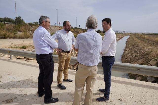 El alcalde de Los Alcázares visita las obras terminadas del canal D7 junto al delegado del gobierno de la Región de Murcia y el presidente de la CHS - 5, Foto 5