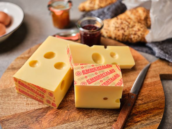 El queso suizo Emmentaler AOP es el auténtico con agujeros - 1, Foto 1