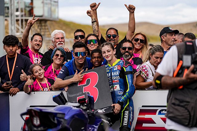 Paola Ramos brilla en Navarra: Super Pole, y una remontada épica para clasificarse a la Superfinale Europea en su primer campeonato en la Yamaha R7 Cup - 1, Foto 1