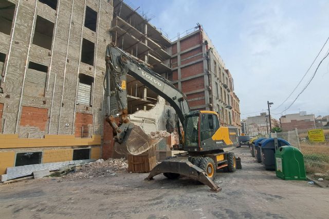 La eliminación del transformador, primer paso para la adecuación de la red eléctrica en la calle Morería - 1, Foto 1