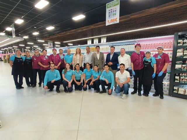 Superdumbo abre su primer supermercado en Molina de Segura, generando 36 puestos de trabajo locales - 2, Foto 2