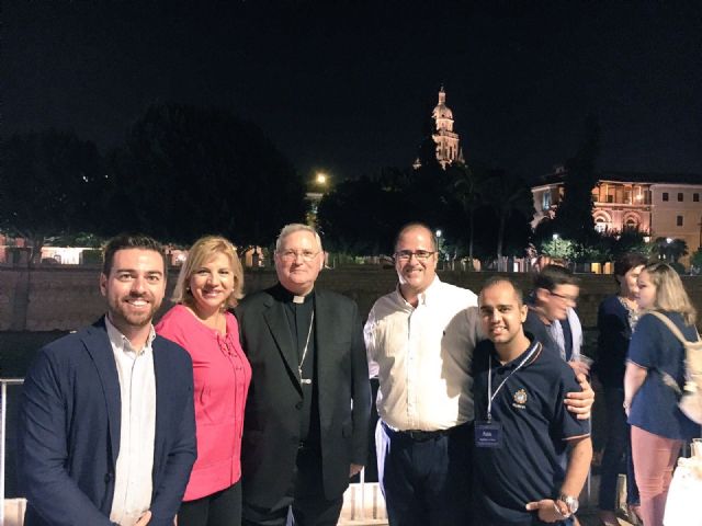 La consejera de Familia elogia la labor de los jóvenes voluntarios de la Hospitalidad de Lourdes en su ayuda a mayores y personas con discapacidad - 2, Foto 2