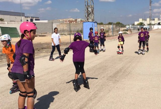 La campeona de España de freestyle de patinaje enseñó sus mejores trucos en Las Torres de Cotillas - 4, Foto 4